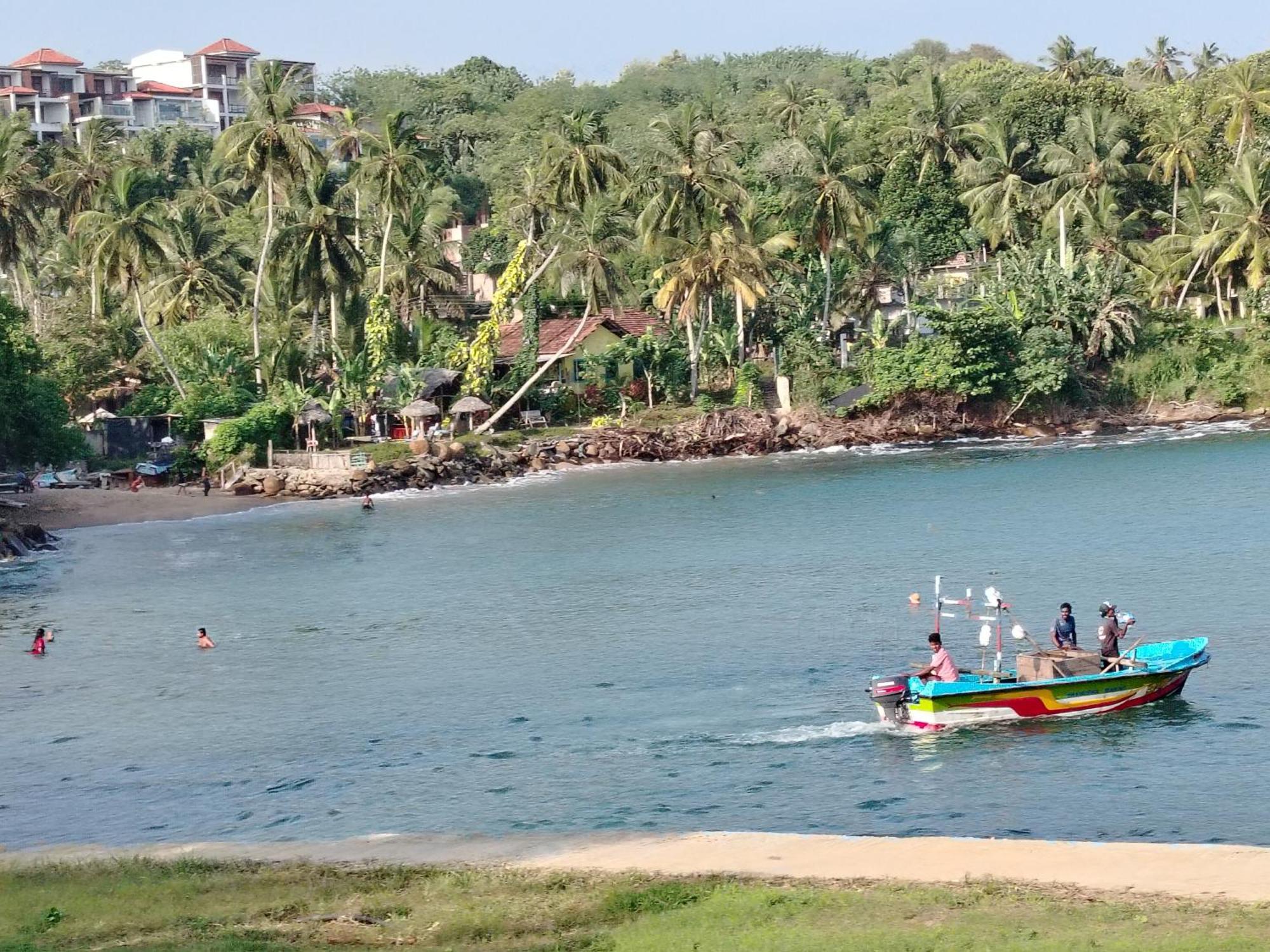 Surf Paradise Tangalle Luaran gambar